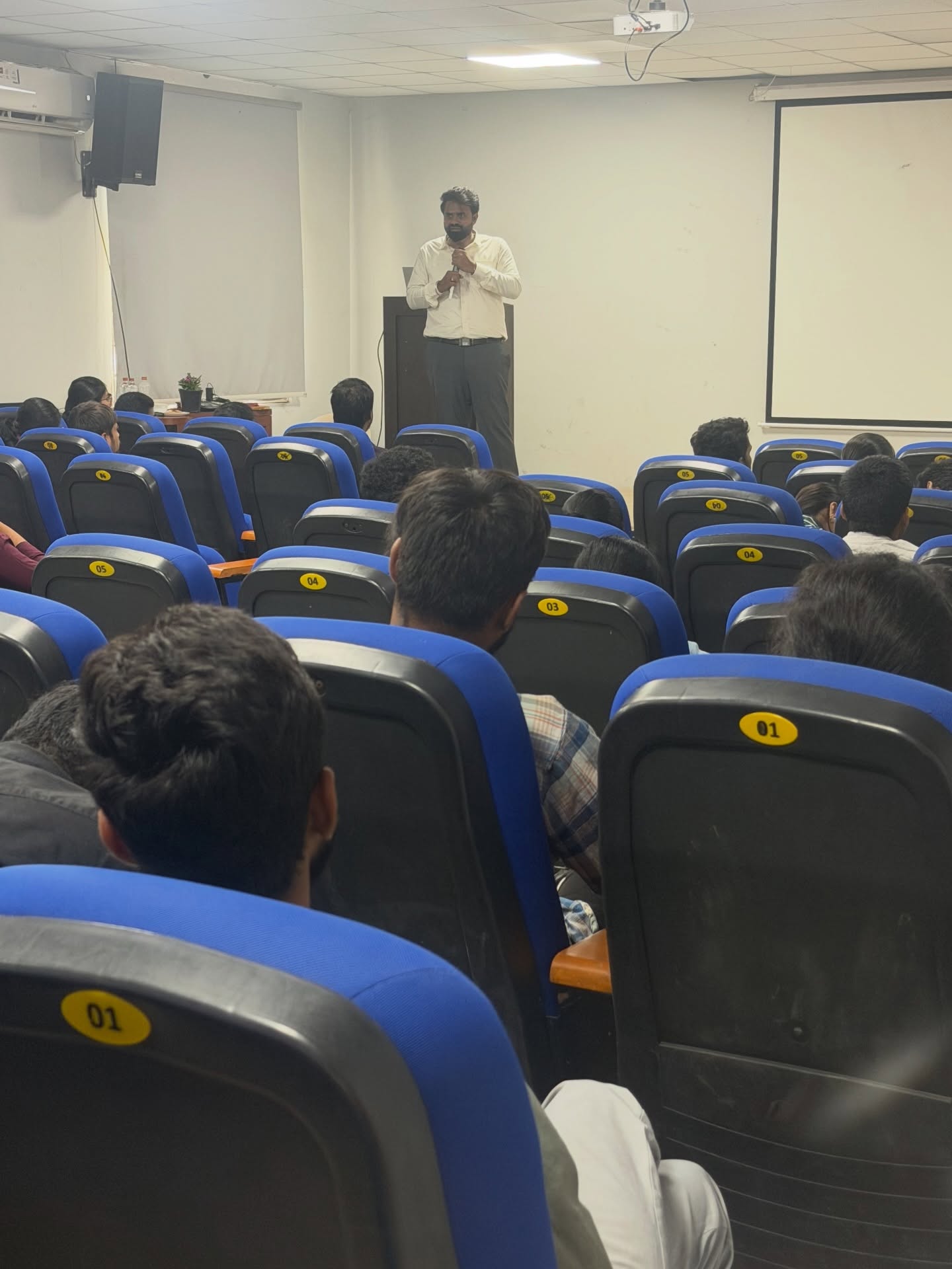 Industry Insights in Action | Executives in Residence (EiR) Session
@asb_ashokaschoolofbusiness successfully conducted an engaging session on Project Management by Mr. Manohar Yerraguntla, PMO Leader at Amara Raja Group & President PMIPCC.
The session focused on real-time project challenges, strategic execution, and the critical role of project management in organizational success.
Such initiatives strengthen our commitment to providing industry-relevant learning experiences for future business leaders.
#AshokaSchoolOfBusiness #EIRsession#projectmanagement #leadership #IndustryAcademia FutureManagers